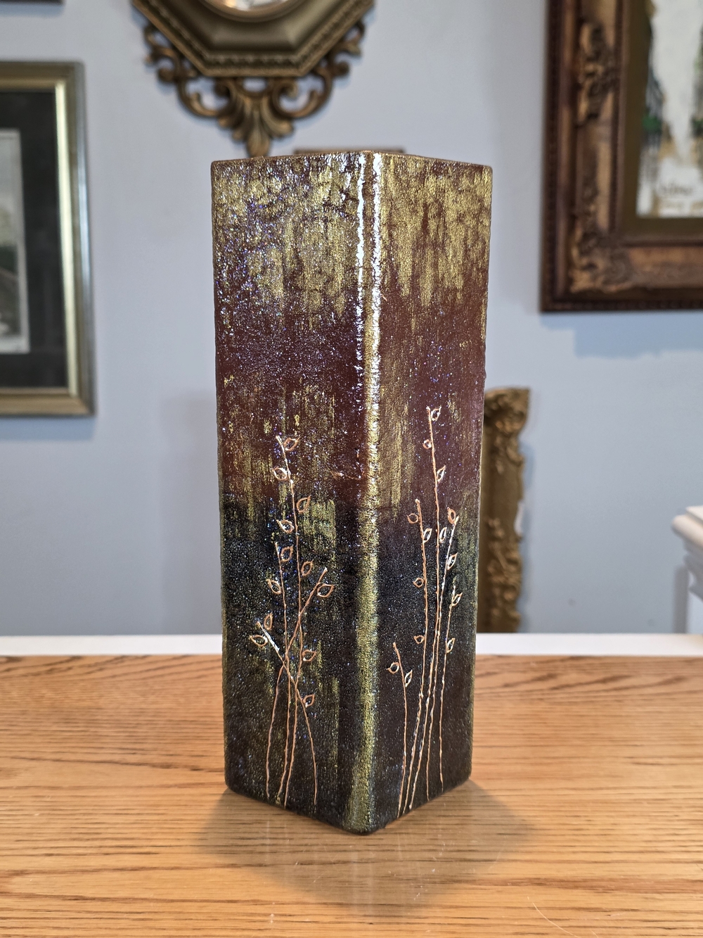 Handcrafted Gold Bronze Resin Tower Vase - Artisan Textured Floral Home Decor